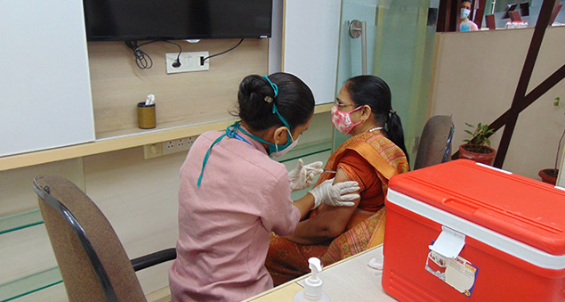 employees getting vaccinated or participating in health awareness activity