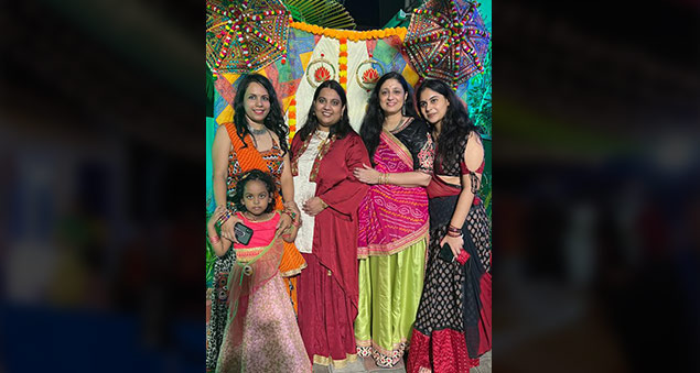 employees dancing during navratri garba night in traditional attire in 2022
