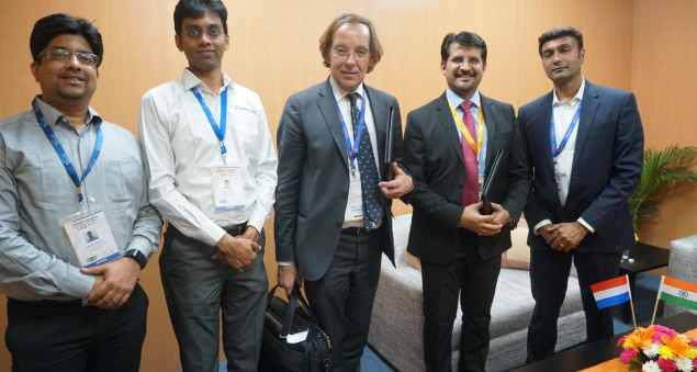 signing mou with ars t&tt at vibrant gujarat summit 2019