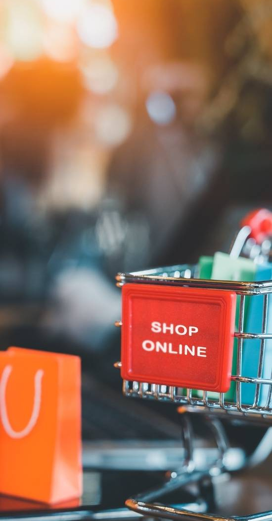 Shopper interacting with a personalized product recommendation screen